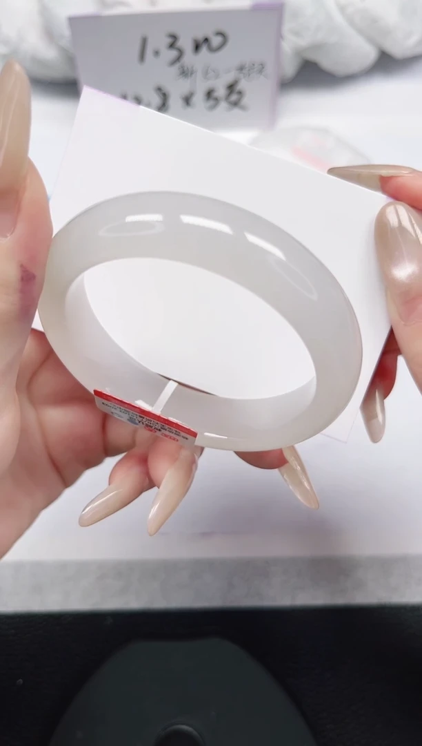 未镶嵌手镯石英岩玉148-52/53