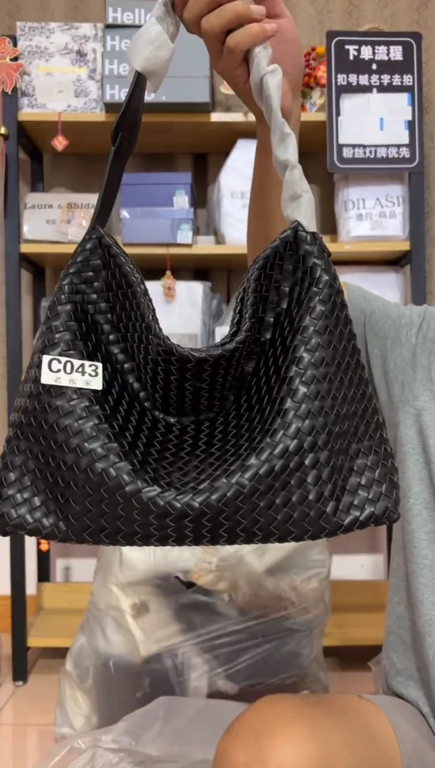 小牛剖层皮革老张家女包043