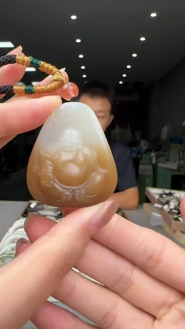颈饰未镶嵌和田玉佛公