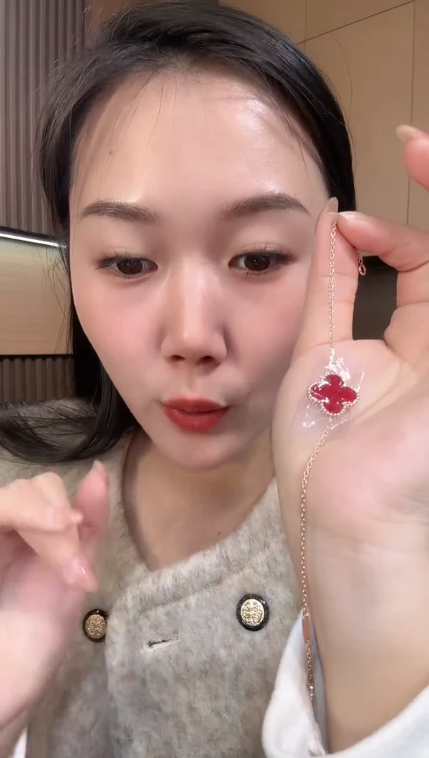 【闪购商品】玛瑙/玉髓手链18K金镶嵌红色k黄，单花四叶草手链GHJ