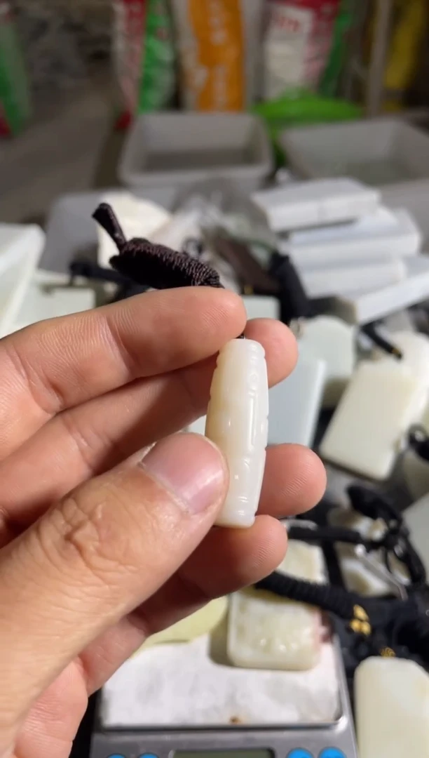 颈饰未镶嵌和田玉4