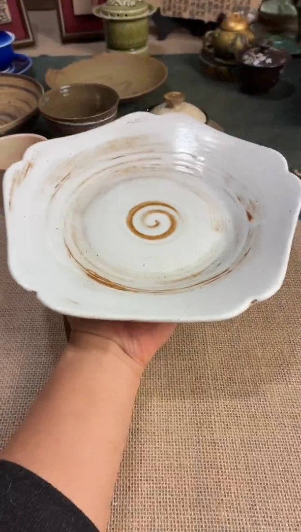 瓷片9寸白麻点手工花瓣盘（福利款）