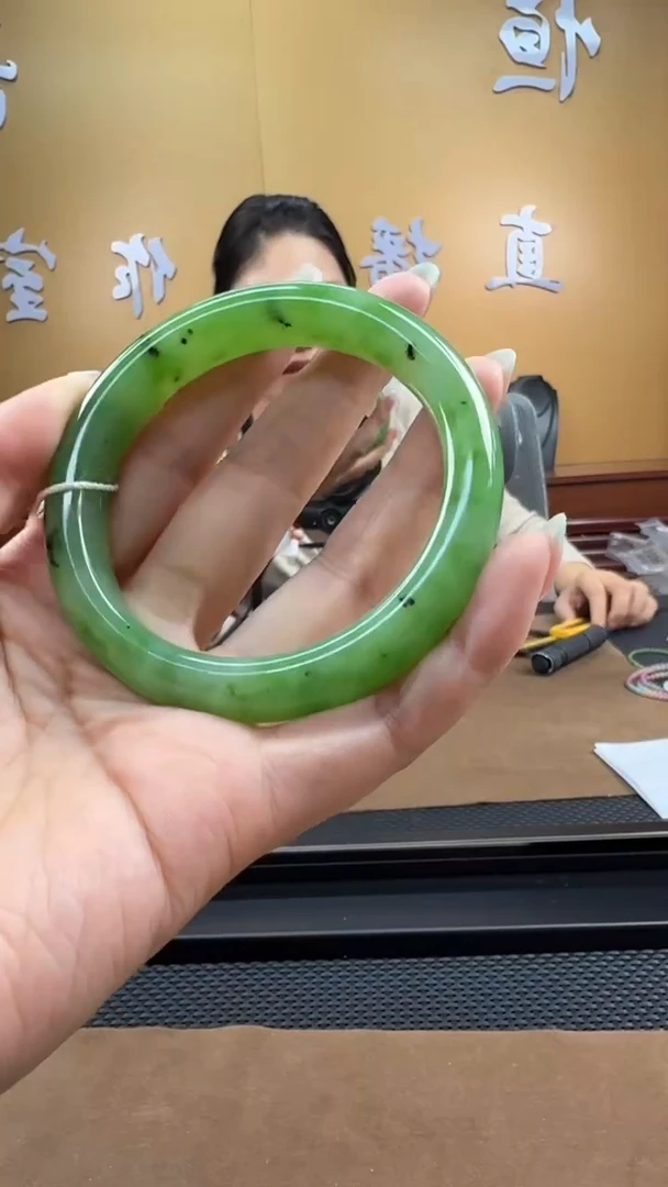 颈饰未镶嵌和田玉手镯60