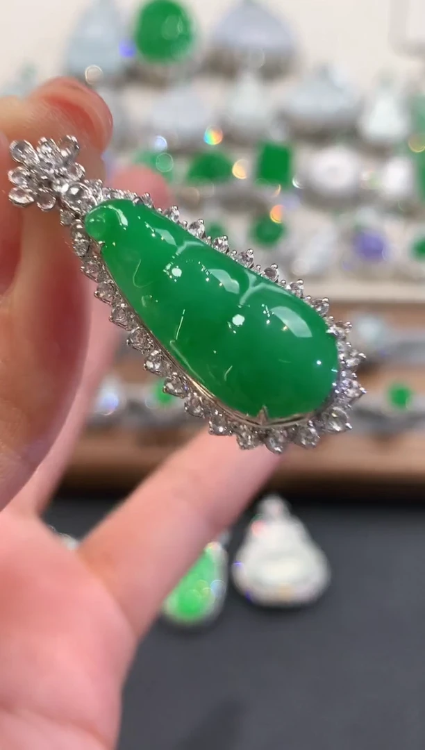 吊坠(不含链)18K金镶嵌翡翠q41