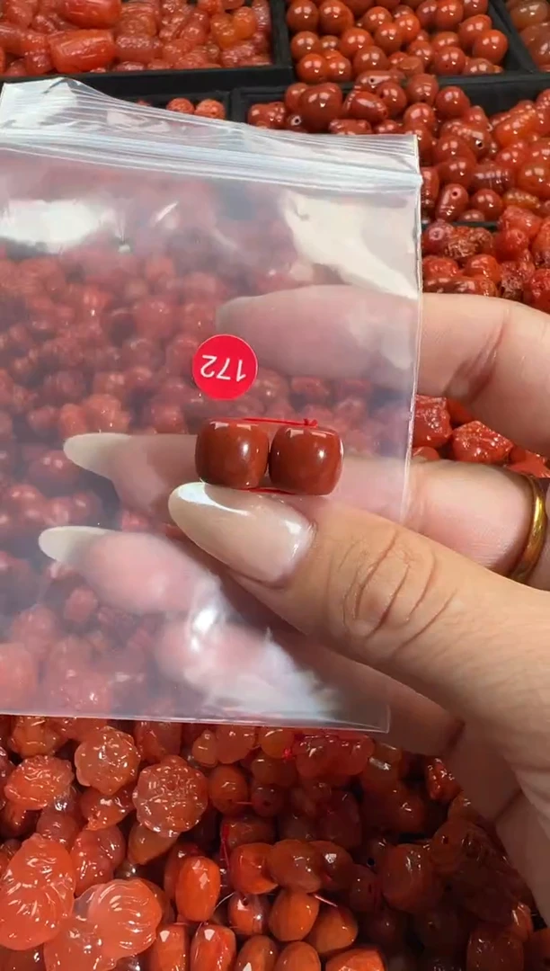 颈饰未镶嵌南红玛瑙1