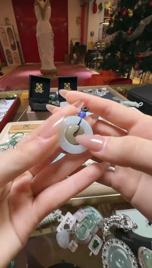 【闪购商品】翡翠吊坠(不含链)未镶嵌翡翠