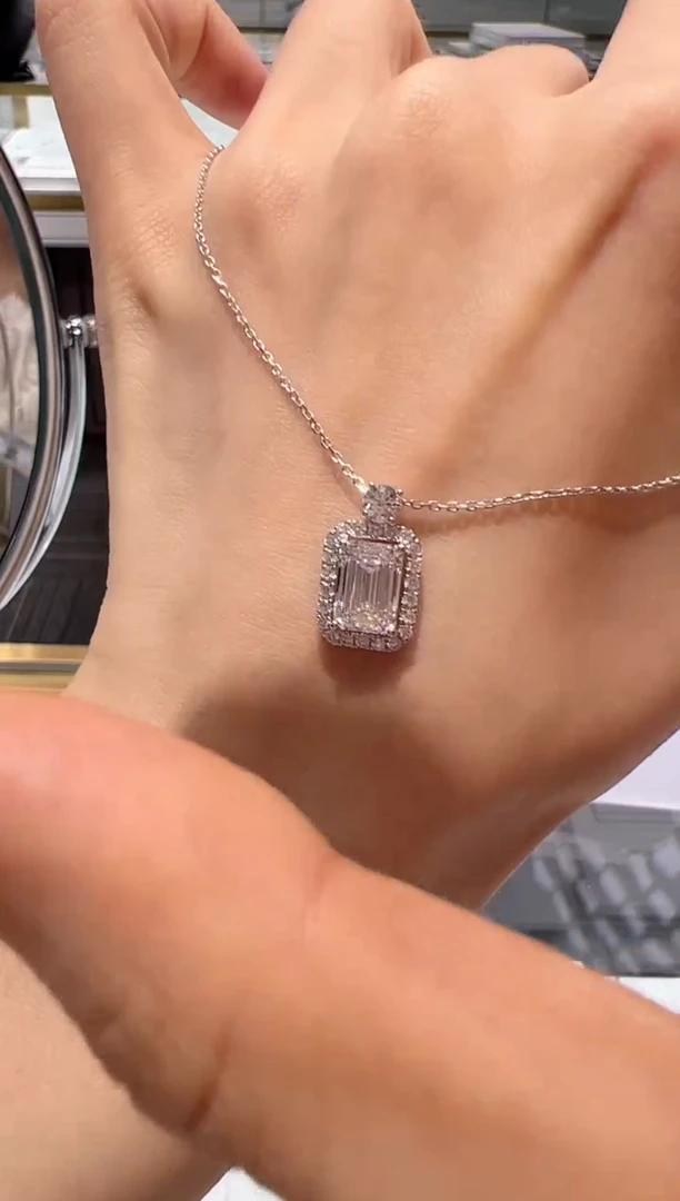 实验室培育钻石18K金镶嵌颈饰k白，1.8克拉香水瓶