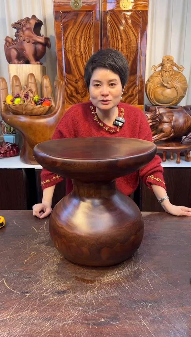 【闪购商品】香樟木实木创意凳子
