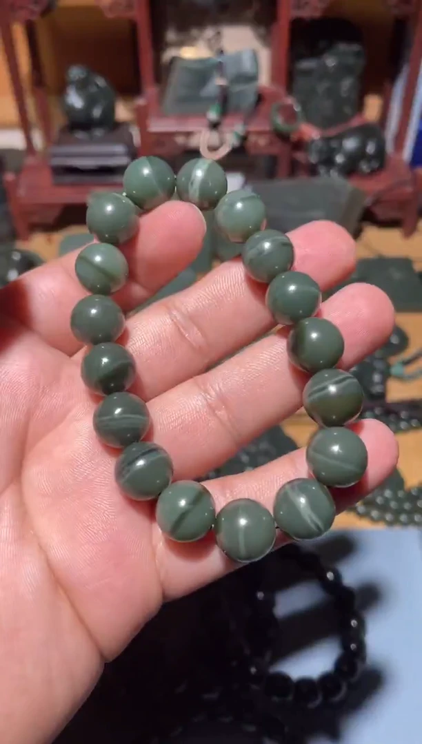 颈饰未镶嵌和田玉（青玉）1