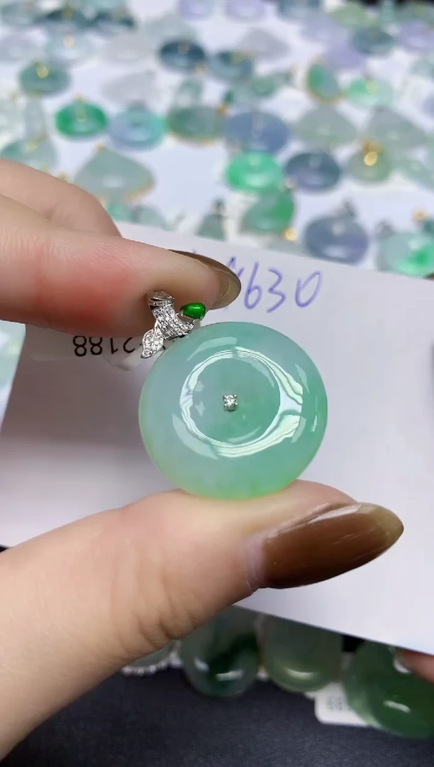 颈饰18K金镶嵌翡翠天然缅甸翡翠A货翡翠百元以上9元证书费自理