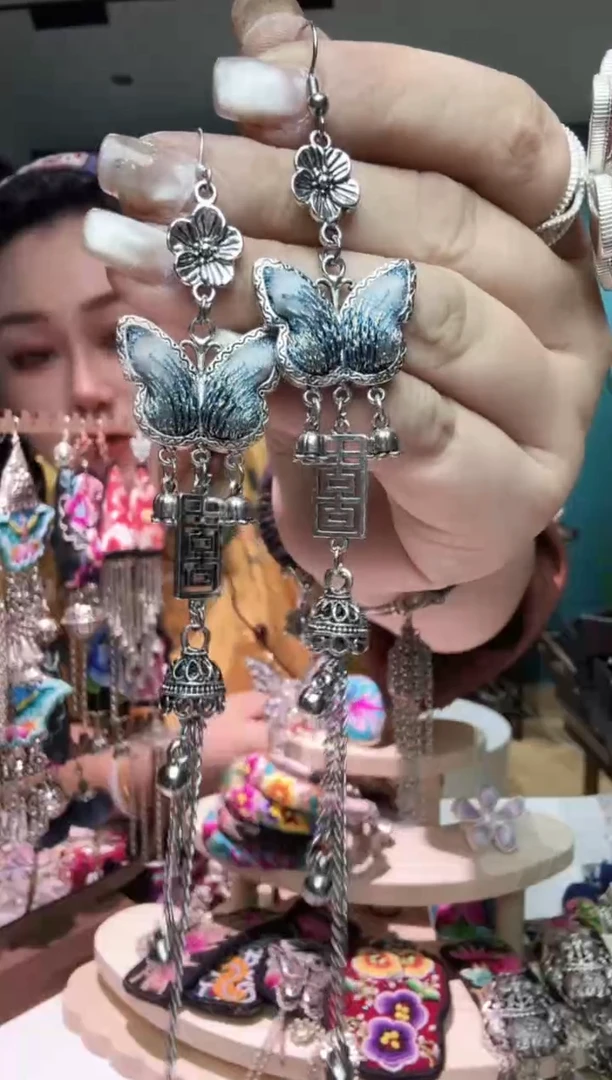 刺绣纯手工苗绣非遗耳环