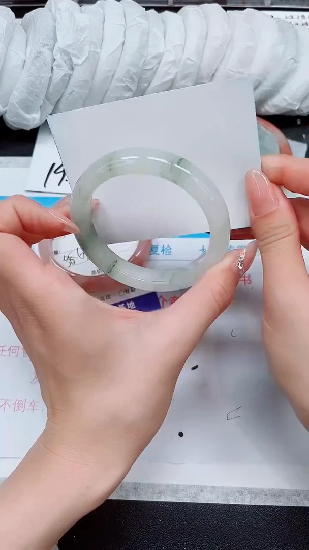 【闪购商品】石英质玉手镯未镶嵌A8-58/59