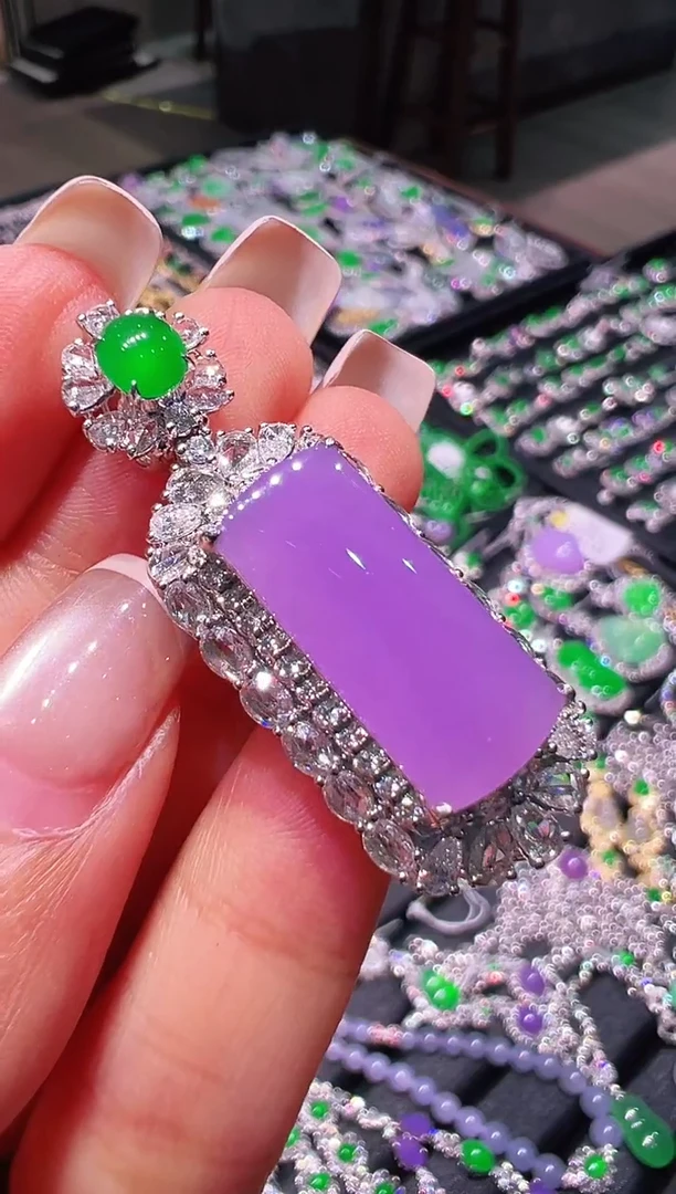 吊坠(不含链)18K金镶嵌翡翠翡翠