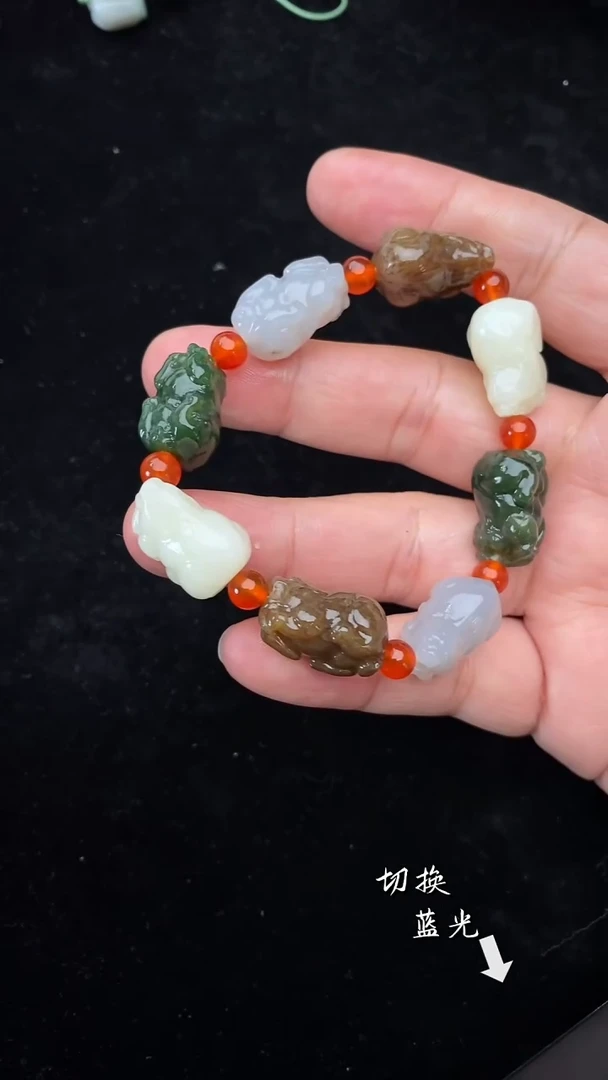 未镶嵌手链和田玉多样性发一