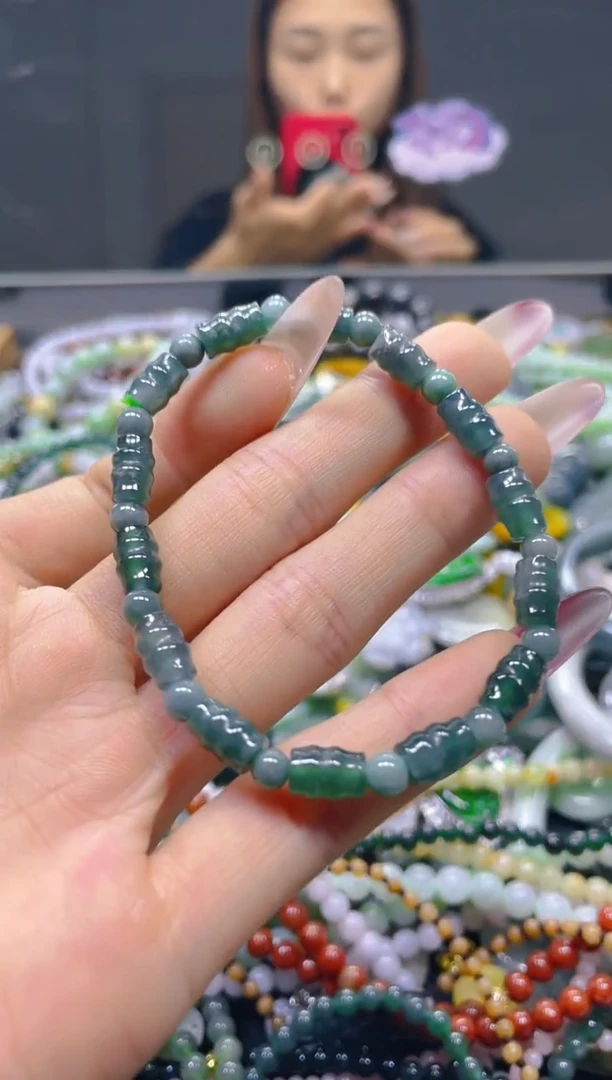 颈饰未镶嵌翡翠5MM/V/翡翠A货，一件也是批发价