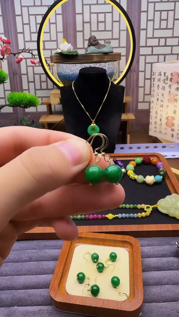 翡翠14K金镶嵌耳饰E02