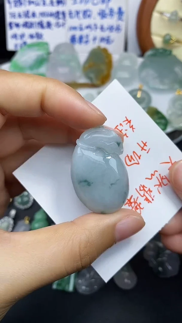 颈饰未镶嵌翡翠吊坠
