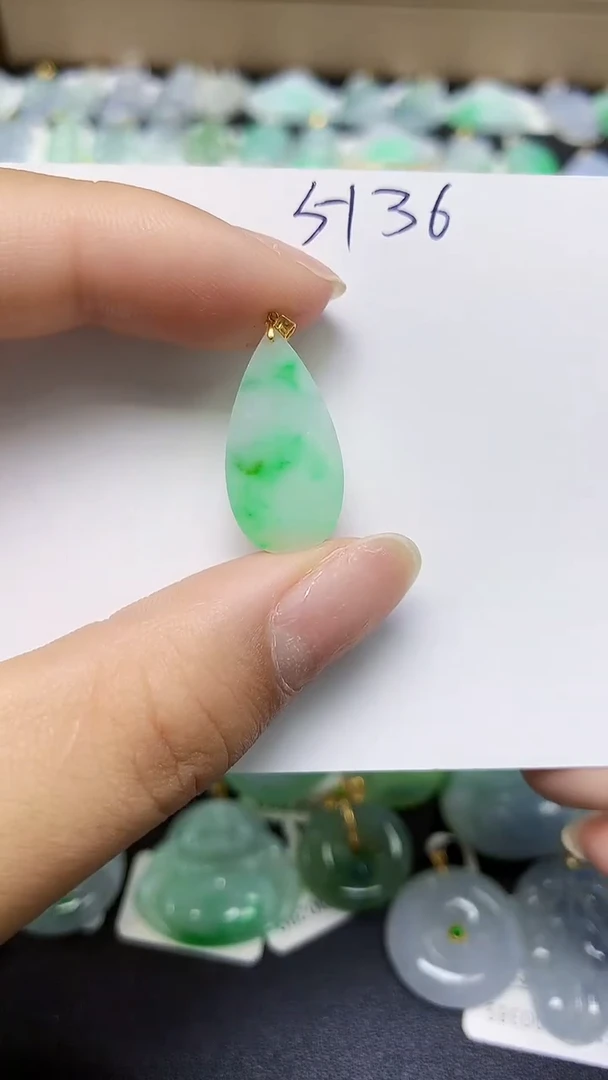 翡翠未镶嵌颈饰 天然缅甸翡翠A货