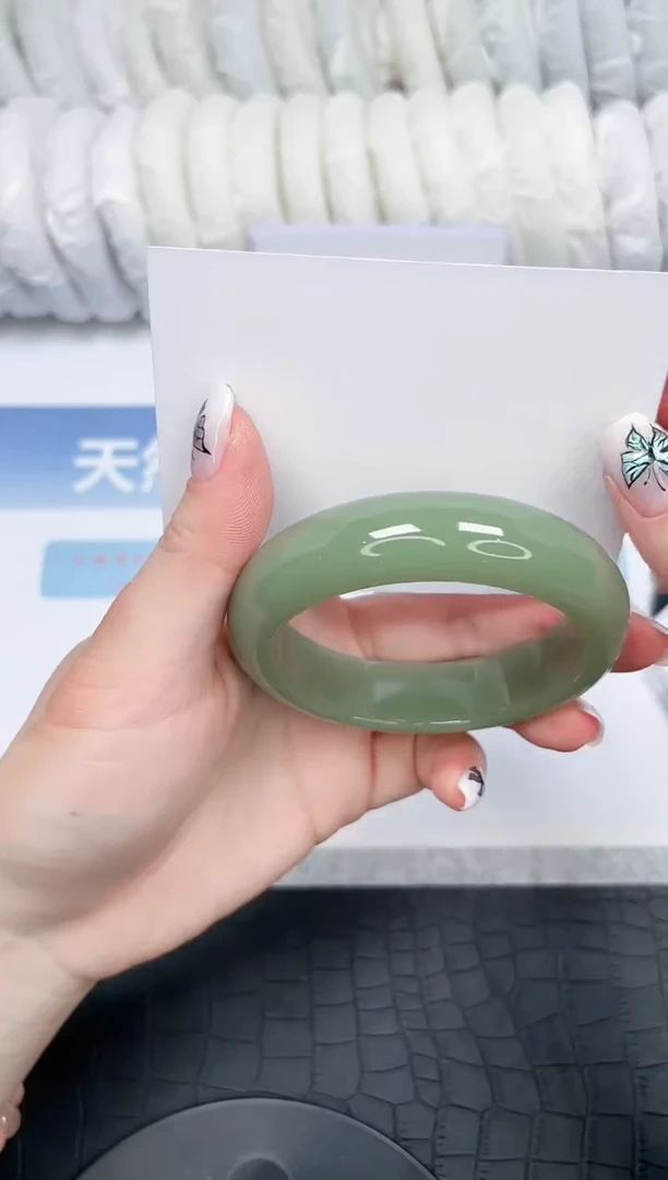 【闪购商品】石英质玉手镯未镶嵌241-57.2