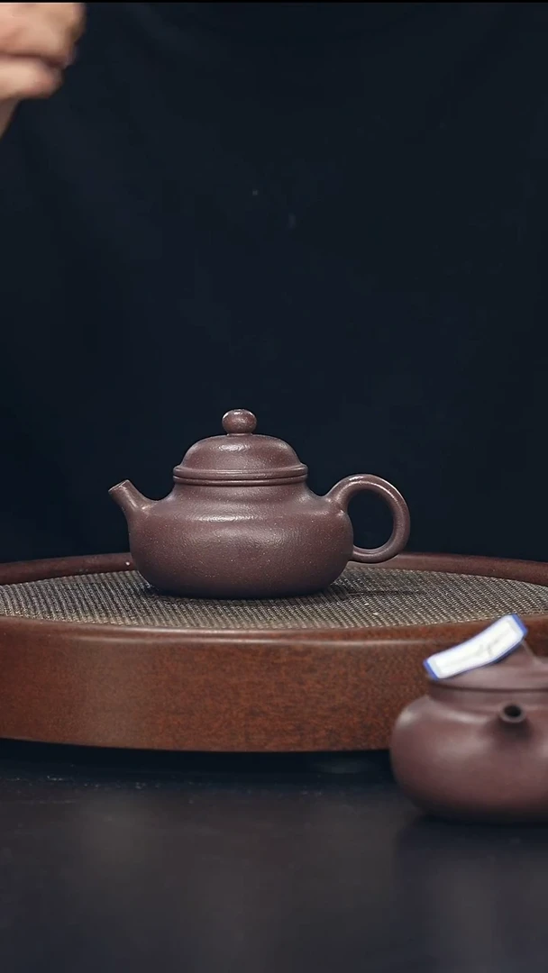 茶壶紫砂容天-紫泥-全手工无添加-180cc（完美品）
