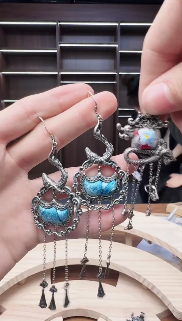 织绣393蒙阿苏苗绣传承