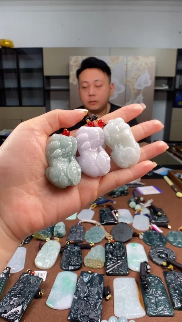 颈饰未镶嵌翡翠多样性发其一
