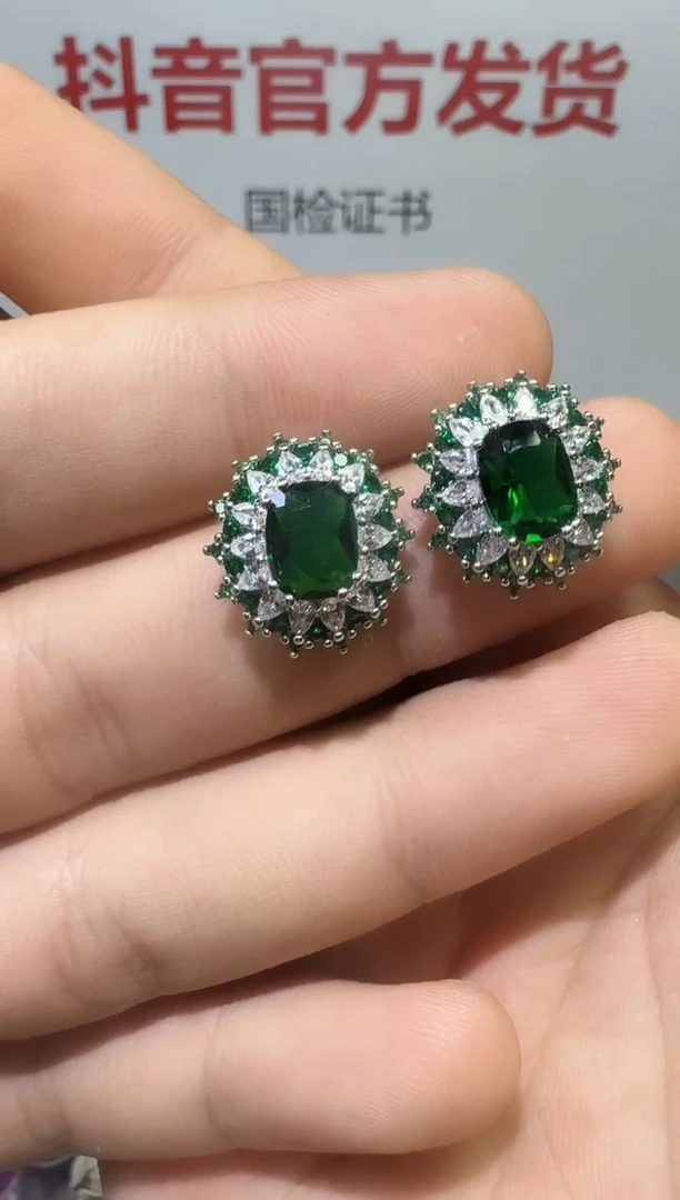 18K金镶嵌耳饰祖母绿2