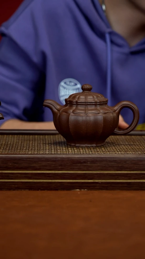 茶壶紫砂筋纹掇只     黑墩头     全手工