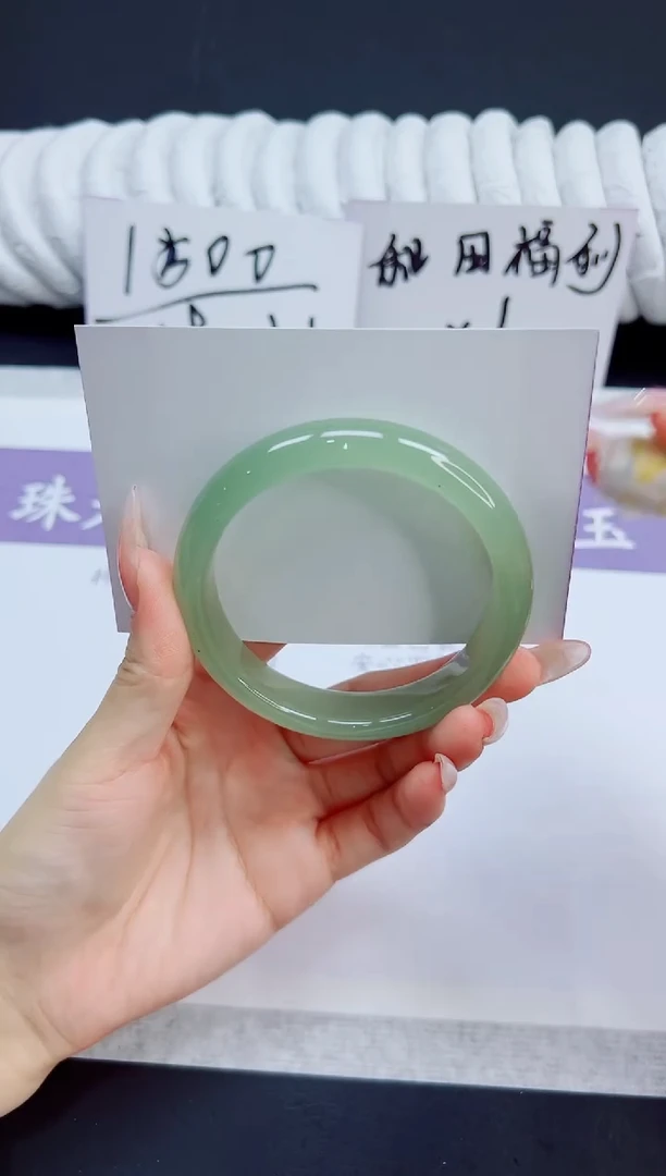 未镶嵌手镯石英质玉27/58.3DL