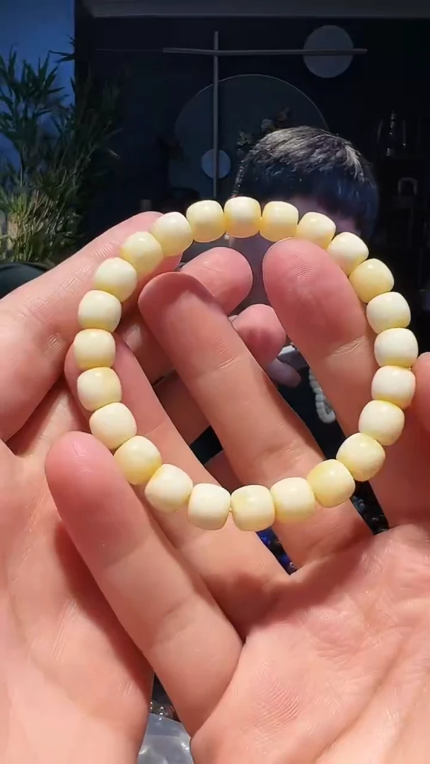 【闪购商品】蜜蜡手链未镶嵌8大+