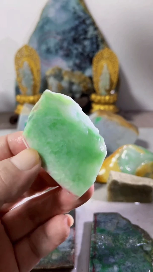 【闪购商品】翡翠吊坠(不含链)未镶嵌A477