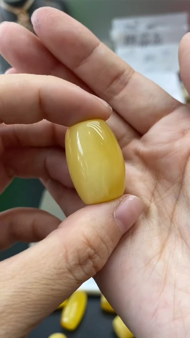 琥珀未镶嵌珠宝奇石2460