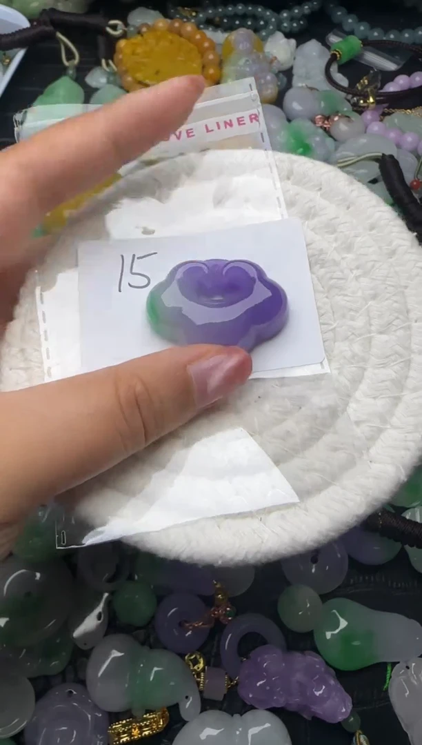 颈饰未镶嵌翡翠缅甸翡翠吊坠