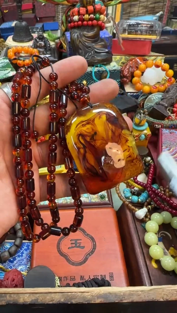 【闪购商品】琥珀裸石未镶嵌推荐好物如图所示