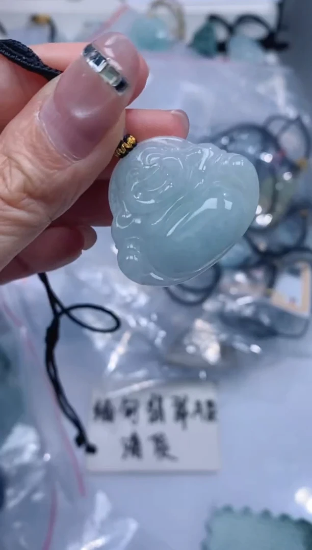 颈饰未镶嵌翡翠吊坠