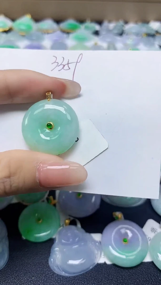 翡翠18K金镶嵌颈饰天然缅甸翡翠A货