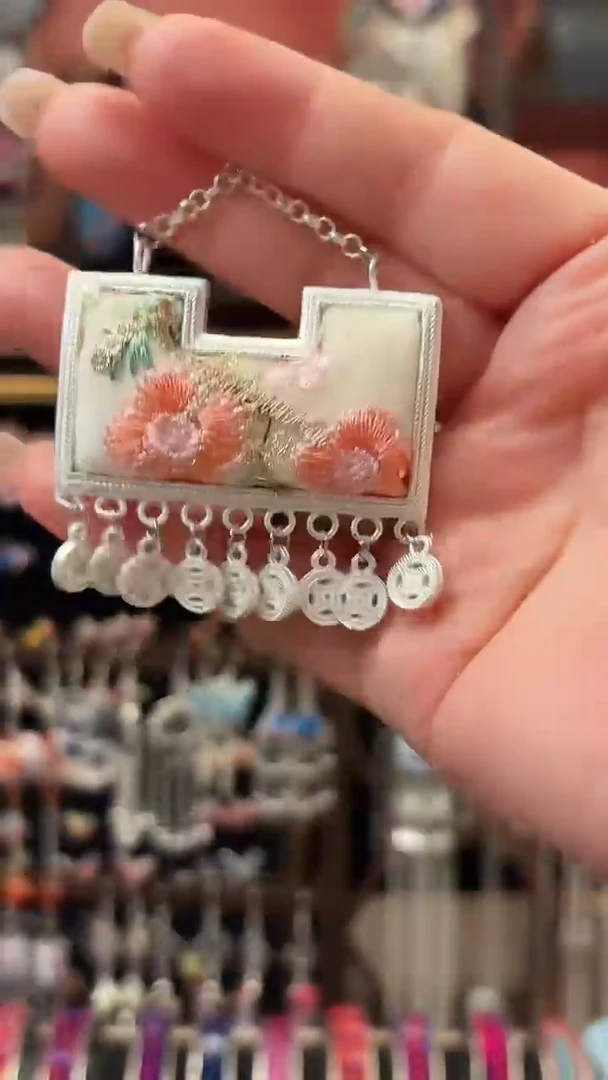 织绣 云织谣民族风精美饰品   132