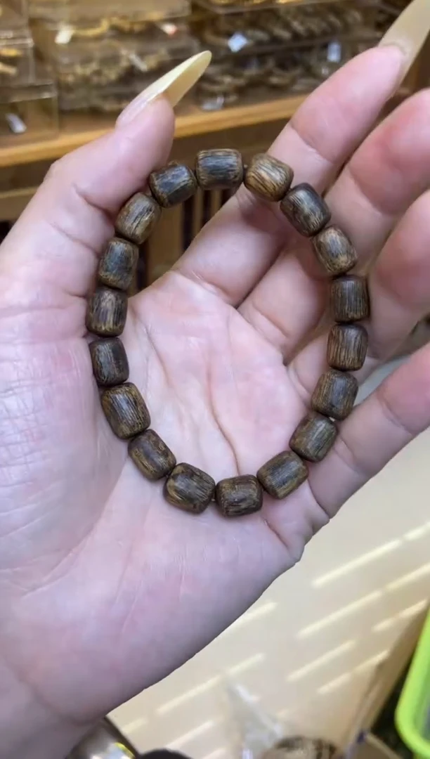 沉香手串海南红金猊随型单圈沉水多样性发其一