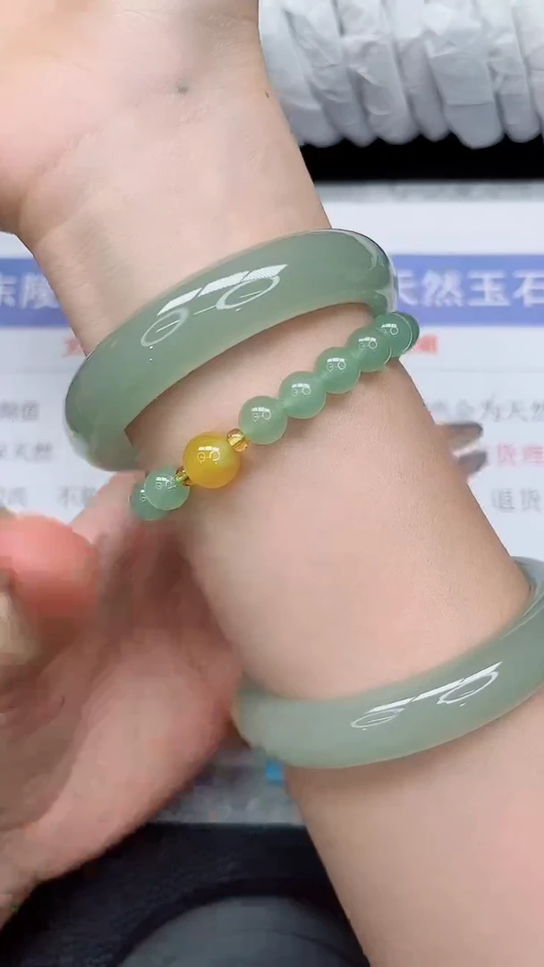 未镶嵌手镯石英质玉260-62