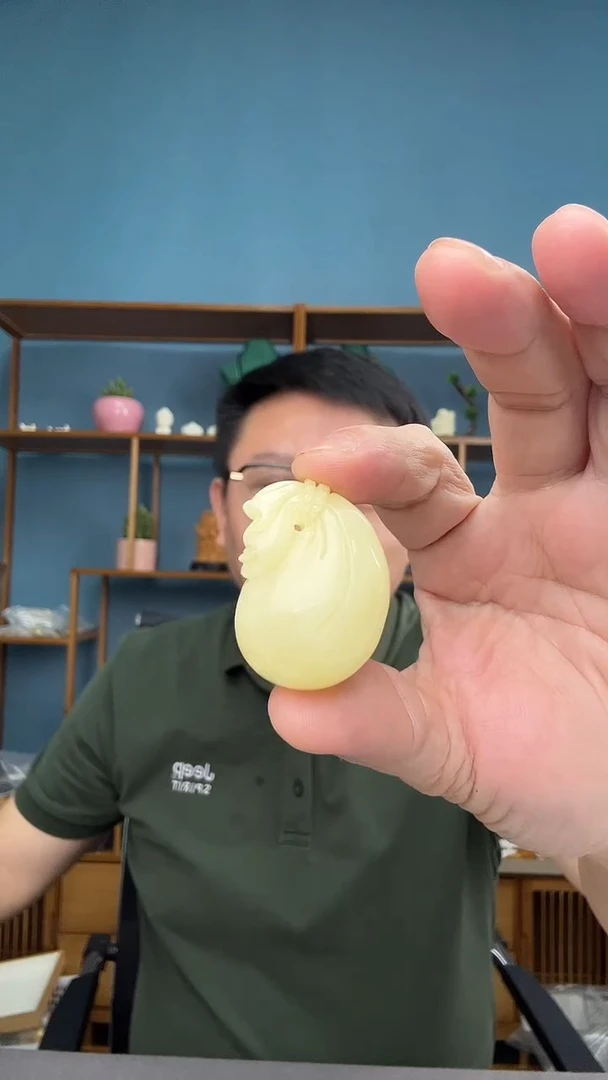 未镶嵌琥珀裸石宬***露蜜蜡绑链子