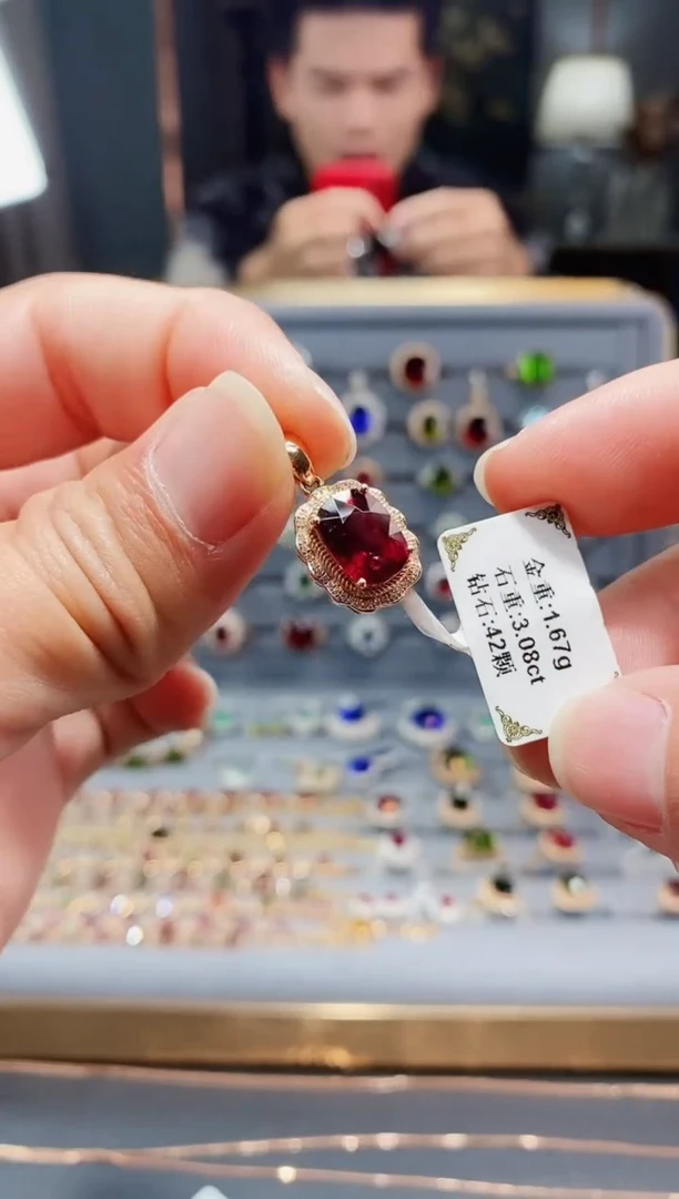 【闪购商品】碧玺颈饰18K金镶嵌3.08.