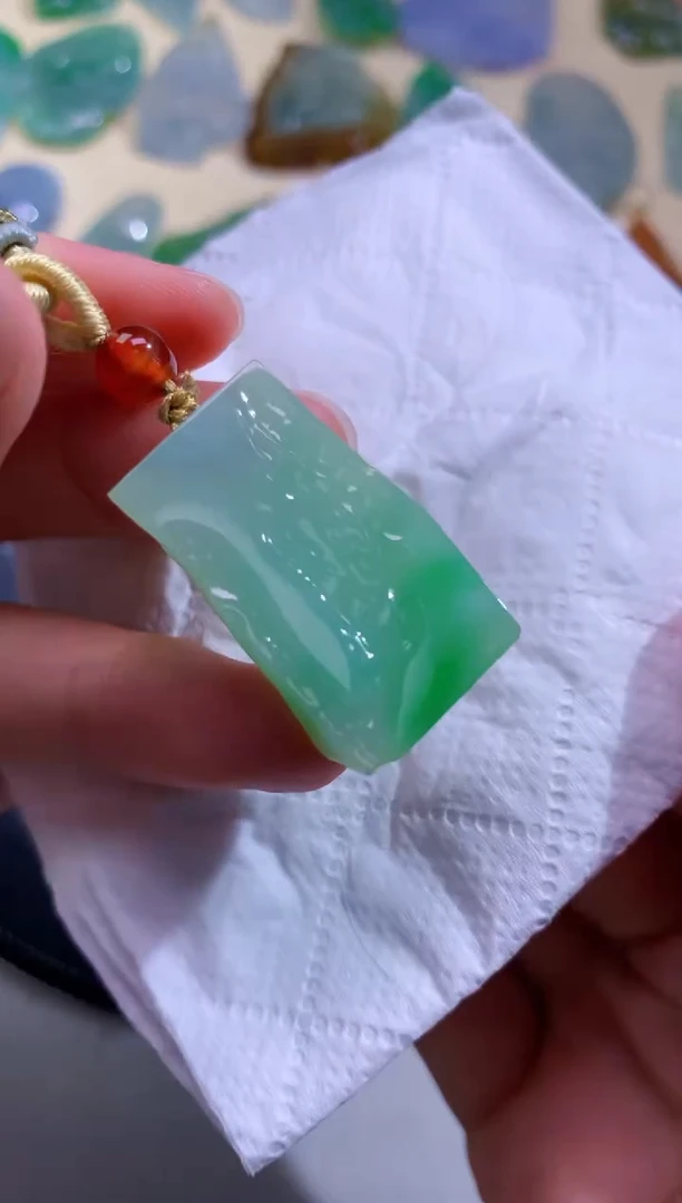 颈饰未镶嵌翡翠