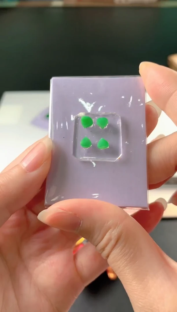 未镶嵌定制翡翠小*裸玉（客户意向镶嵌）