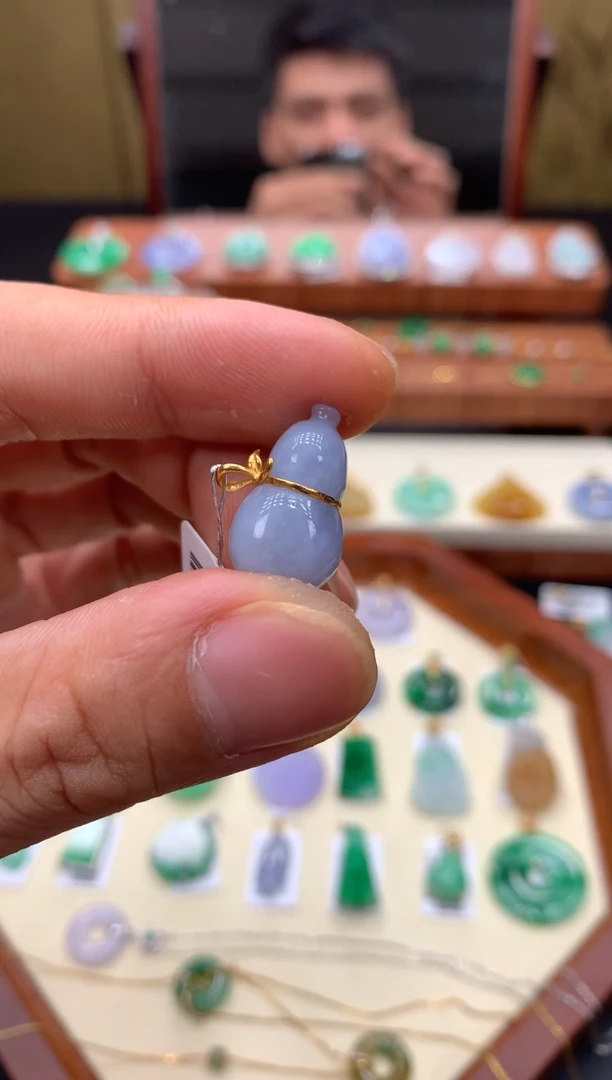 吊坠(不含链)18K金镶嵌翡翠葫芦