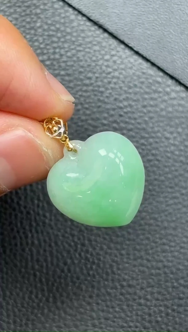 颈饰18K金镶嵌翡翠YM937-2心心相印