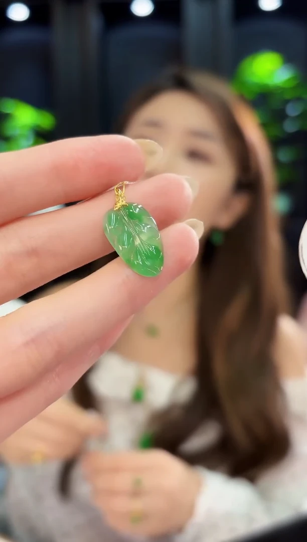 翡翠18K金镶嵌颈饰 缅料A货/支持复检/一件