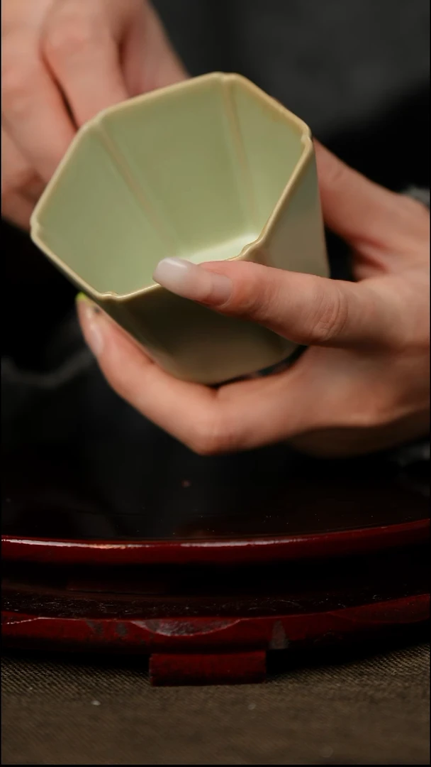 粉青 六方杯 带底款