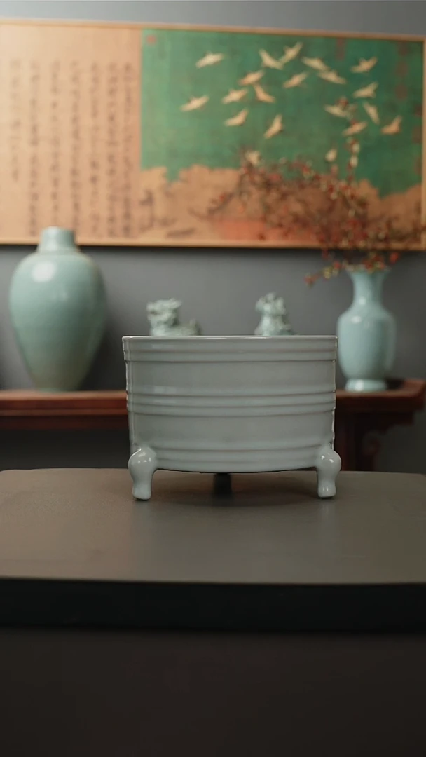 原产地原矿    三足弦纹尊