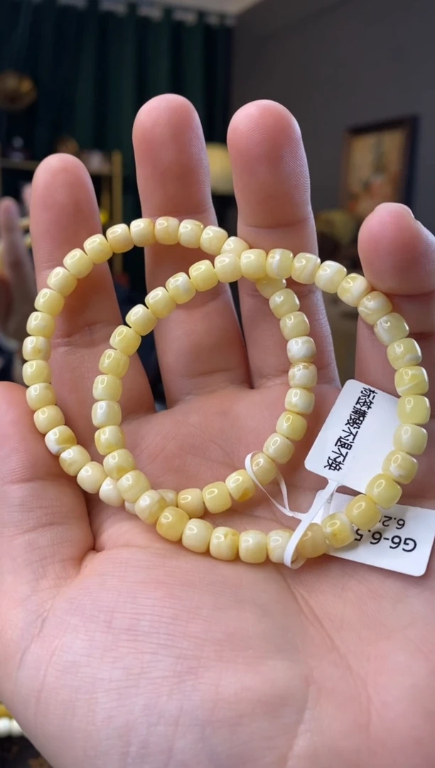 【闪购商品】蜜蜡手串未镶嵌6.2mm老型微瑕多样性发其一