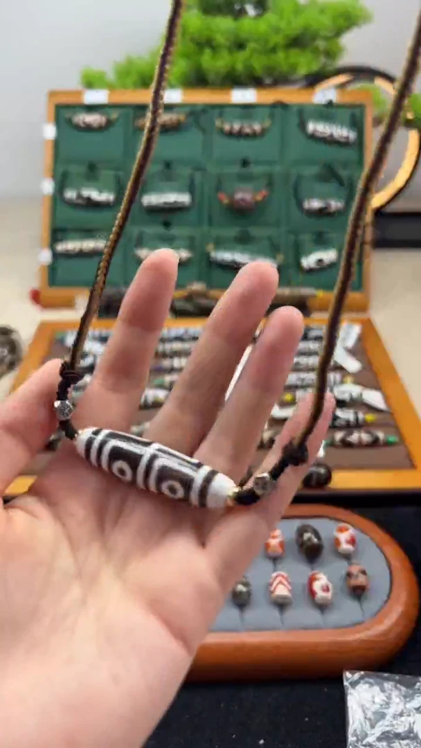 玛瑙/玉髓（覆膜）颈饰合金60（微瑕）